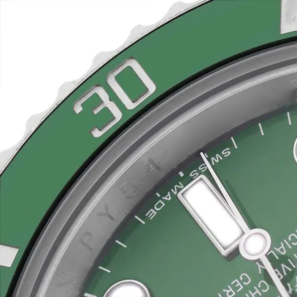 Bezel ceramic verde — gravură precisă și lustruire tip oglindă